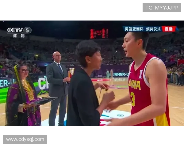 中国男篮抵达海口后即解散 胡明轩评论区呼吁团建活动 中国男篮抵达海口后即解散 胡明轩评论区呼吁团建活动